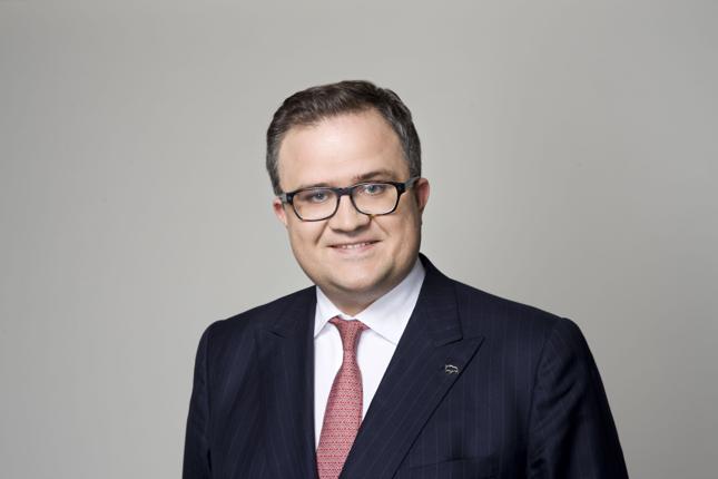 Michał Krupiński. Jako szef PZU dopinał transakcję kupna Pekao. Obecnie zasiada na fotelu prezesa Pekao i to m.in. o jego pensję chodzi w kominówce