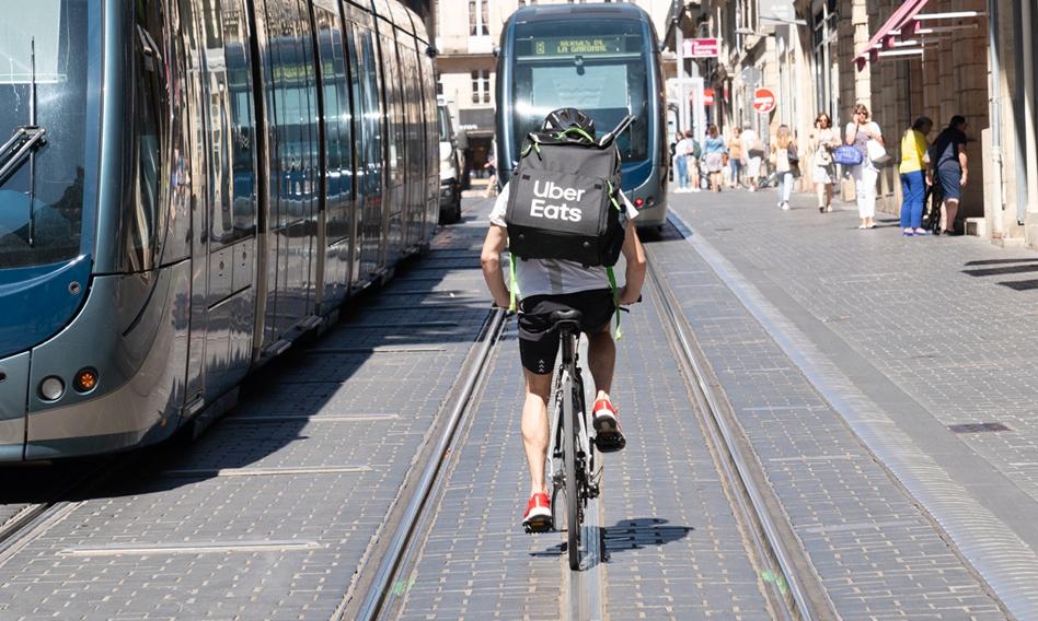 Uber uderza na tory. Firma będzie miała własne pociągi