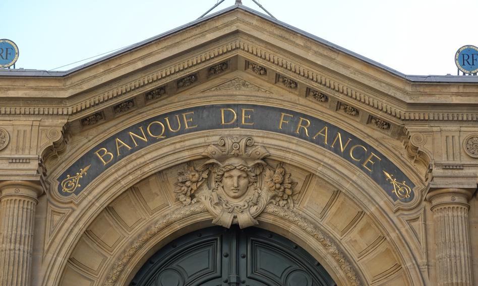 Luwr po wielkim napadzie. Najcenniejsze klejnoty trafiły do Banku Francji