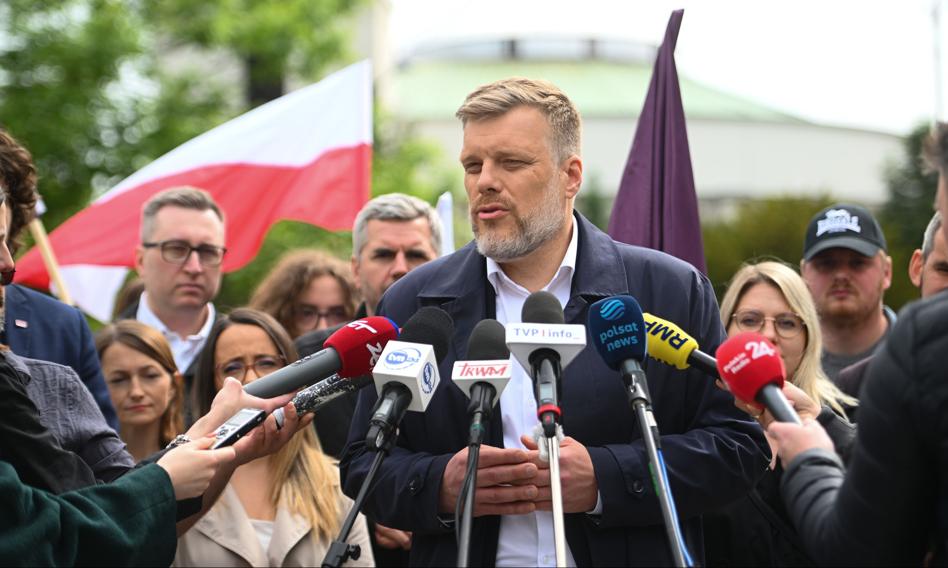 Zandberg do Trzaskowskiego: Ustawa mieszkaniowa może przekonać moich wyborców