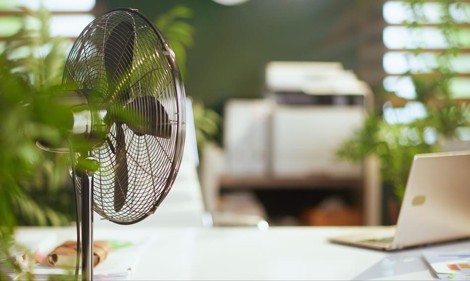 Obowiązki pracodawcy w trakcie upałów. Pracownik ma prawo do zimnych napojów