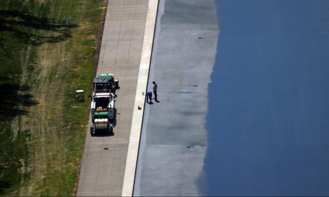 Trump oskarża „wandali” o zniszczenie Reflecting Pool w Waszyngtonie