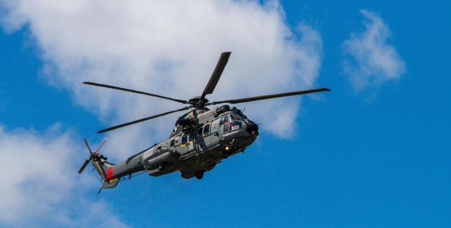 Prezentacja śmigłowca transportowego H225M Caracal w bazie lotnictwa transportowego w Powidzu