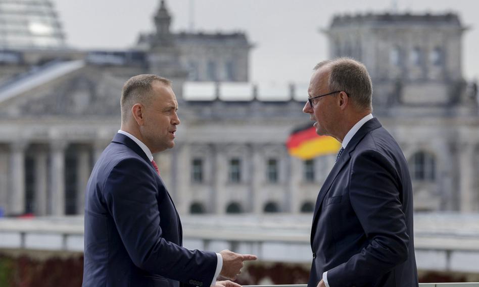 Nawrocki: Reperacje można przeznaczyć na wojsko. Niemcy: To iluzoryczne