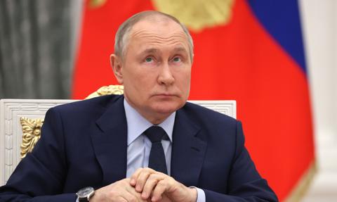 Politico: Putinowska mobilizacja jeszcze bardziej osłabi rosyjską gospodarkę