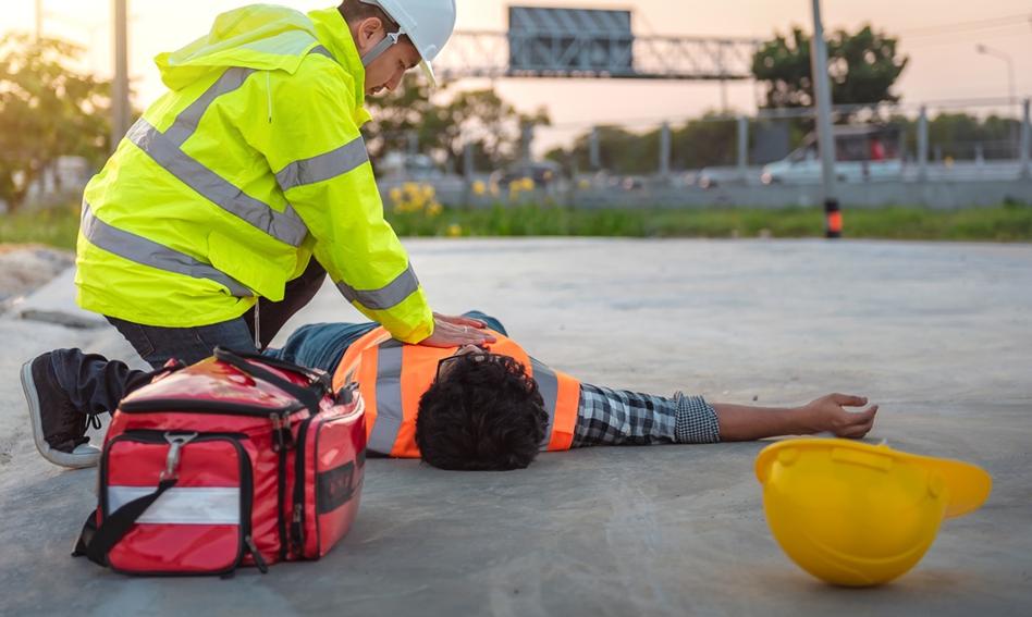 Wypadek ze skutkiem śmiertelnym przy pracy – kto i kiedy może starać się o odszkodowanie?