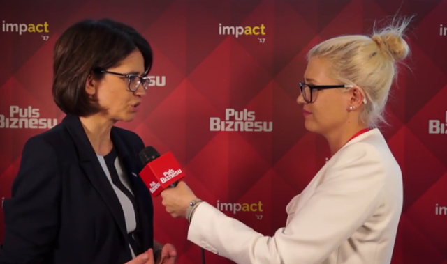Streżyńska o roamingu: Operatorzy będą tracili