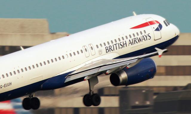 Personel naziemny British Airways planuje strajk w szczycie sezonu letniego