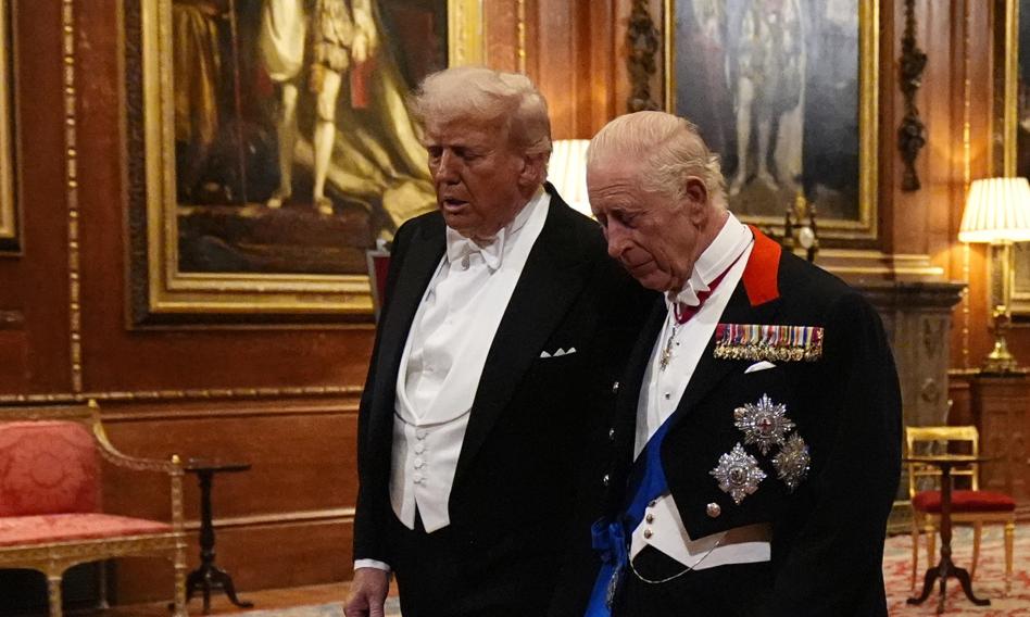 Jak Król Trumpowi, tak Trump Królowi? Prezydent USA planuje zaprosić Karola III