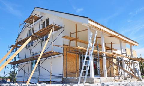 Koszty budowy domu zawróciły po ośmiu latach. Stan deweloperski tańszy niż przed rokiem