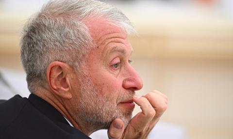 Skandal wokół majątku Abramowicza. Tak gigant audytorski miał "wymazywać" miliardy oligarchy
