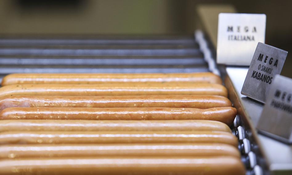 Hot-dog z wegeparówką na Orlenie. Koncern analizuje rynek