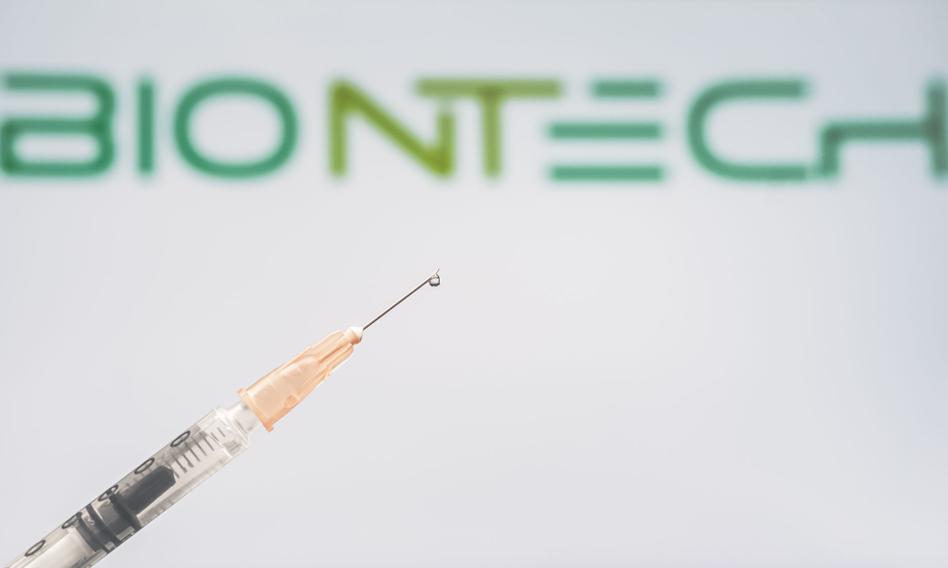 BioNTech rozpoczyna badania nad szczepionką na wariant wirusa omikron