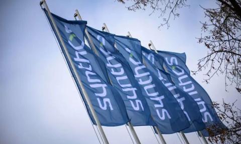 Fitch zmienił perspektywę ratingu Synthosu z negatywnej na stabilną
