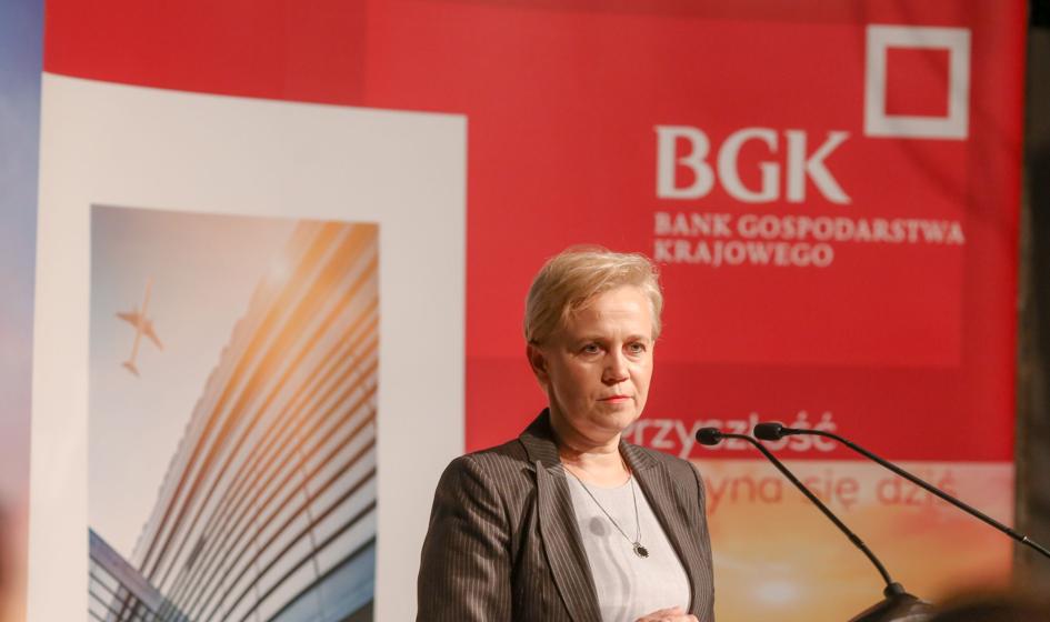 Prezes BGK: Instrumenty kryzysowe będą obowiązywać co najmniej do połowy 2022 r.