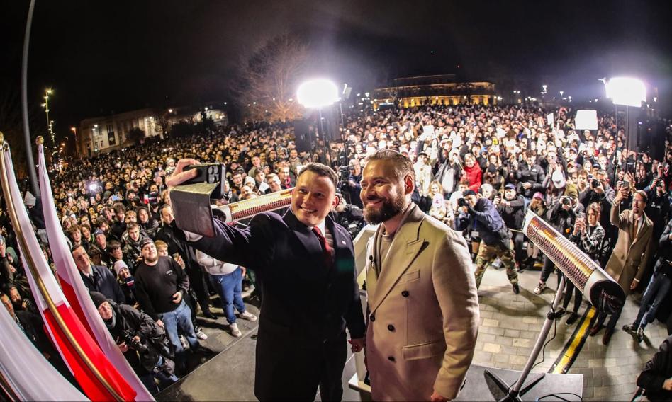 Stanowski na wiecu Mentzena. Mentzen: Zbierajcie podpisy, zobaczycie spoty Stanowskiego, gdzie lata… na smoku