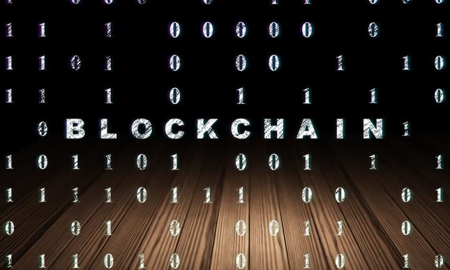 Giełdowa spółka ogłasza wejście w blockchain