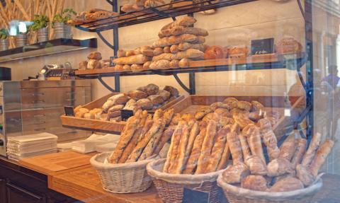 "Jeden telefon obcina cenę chleba". Włoscy piekarze mają sposób na podwyżki