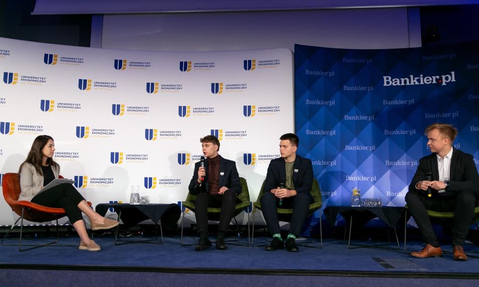 Pokolenie Z w świecie finansów i inwestycji. "Modne jest to, co rośnie. Gdy bitcoin jest na górce, młodzi stawiają na kryptowaluty"