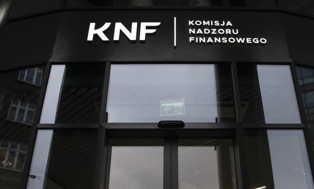 KNF monitoruje aktywność spółek pracujących nad lekiem na Covid-19
