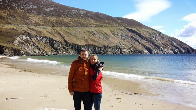 "Dublin leży na małej wyspie – w ciągu 3 godzin jesteś w stanie dostać się na drugie wybrzeże, które jest już wybrzeżem Atlantyku, z klifami, delfinami, z oceanem, wielkimi falami itd."