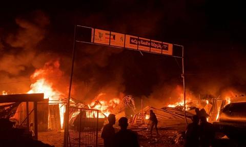Izrael zaatakował Rafah. Spłonęły namioty palestyńskich uchodźców