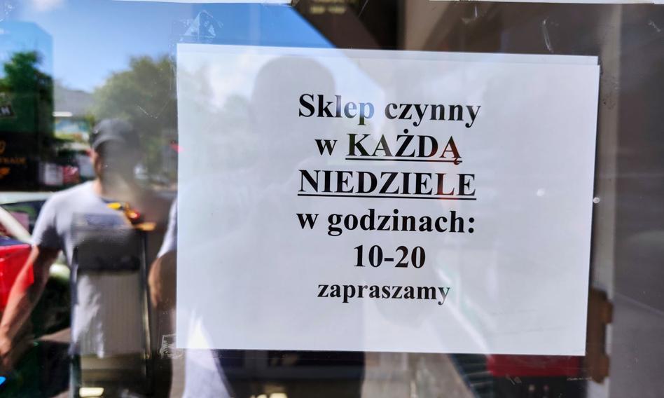 Badanie: Ponad połowa Polaków za przywróceniem handlu w niedziele