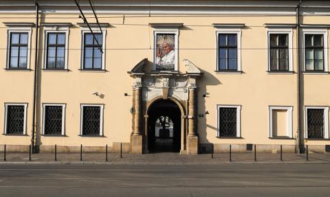Ofiara molestowania domaga się 20 mln zł od Archidiecezji Krakowskiej