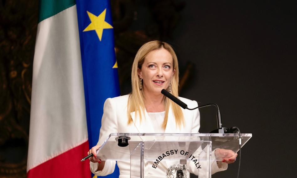 Premier Włoch: Misja UE, w tym morskich sił zbrojnych, zatrzyma napływu imigrantów