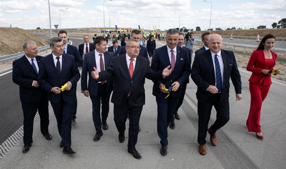 Adamczyk: W ciągu 10 lat z Funduszu Dróg Samorządowych wydanych zostanie 36 mld zł