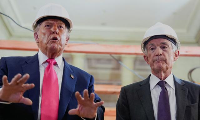 Trump wyzywa Powella i grozi mu pozwem. 