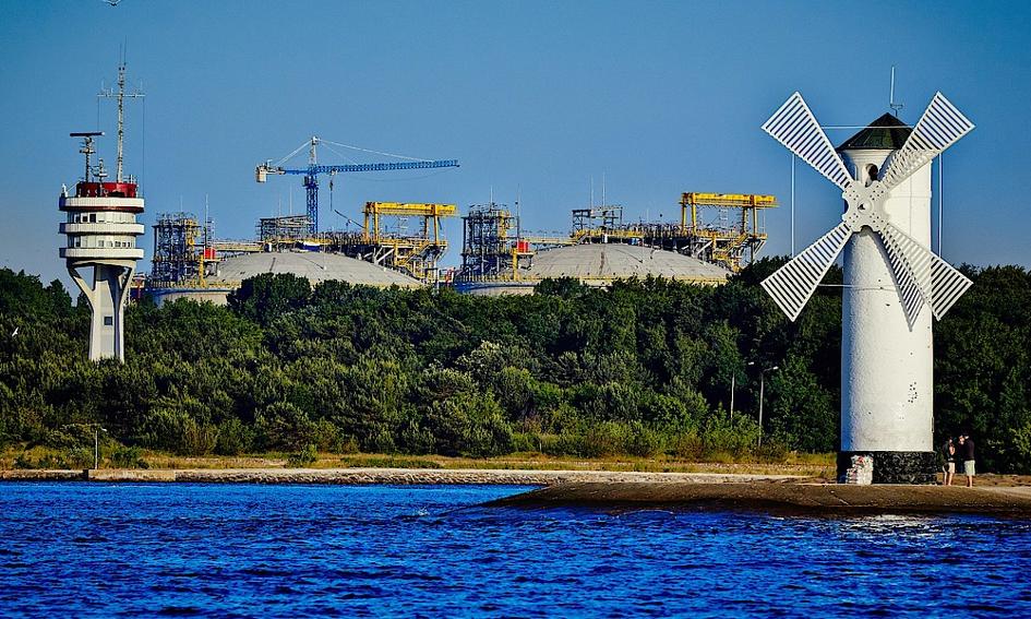 Jest pozwolenie na budowę trzeciego zbiornika w terminalu LNG w Świnoujściu