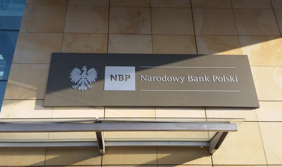 NBP planuje w kwietniu jeden lub dwa przetargi skupu obligacji
