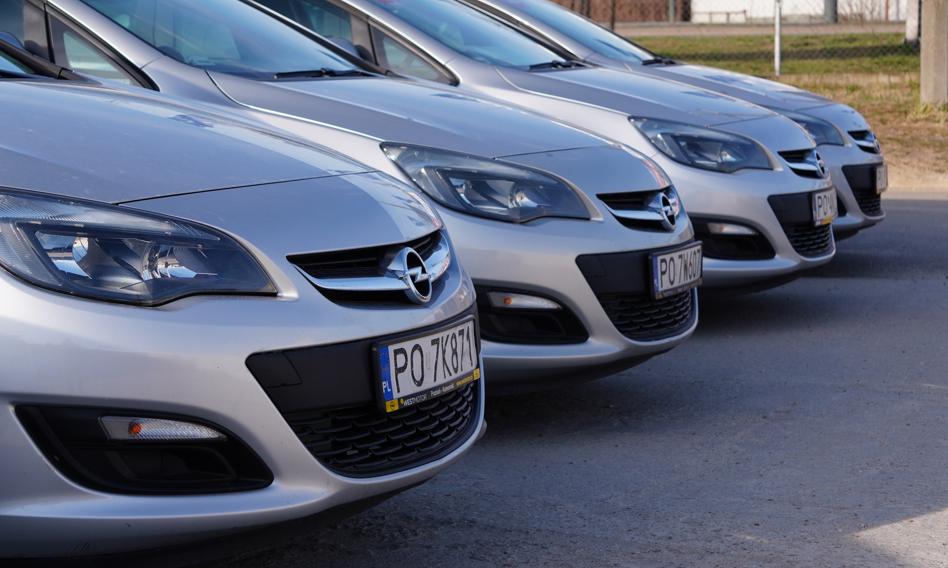 Podatkowy hamulec na auta spalinowe. Koniec z limitem do 150 tys. zł