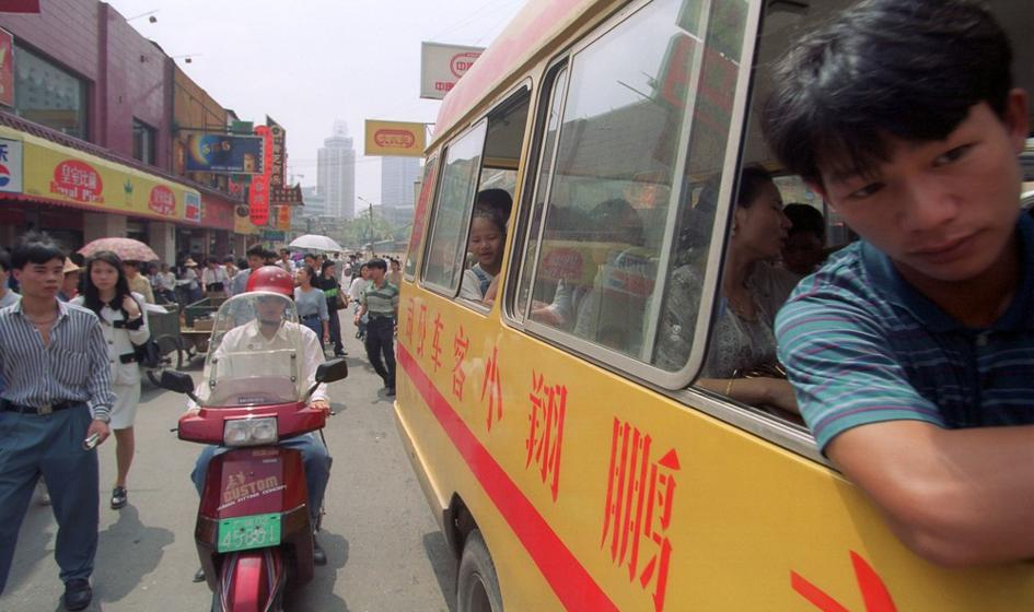 Chiny: Zawieszono pracę w ok. 200 fabrykach