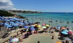 12 tys. zł za rezerwację leżaka na plaży. Turyści ustawiają się w kolejkach