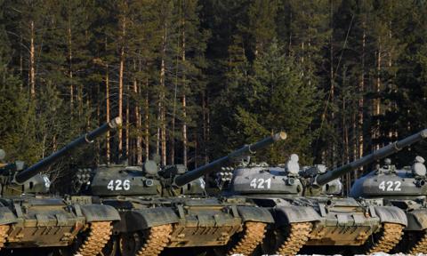 Polska wysłała na Ukrainę czołgi T-72, Rosomaki i pociski PAC-3. MON podał listę