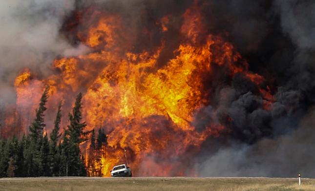 Pożar lasu w Fort McMurray w Kanadzie