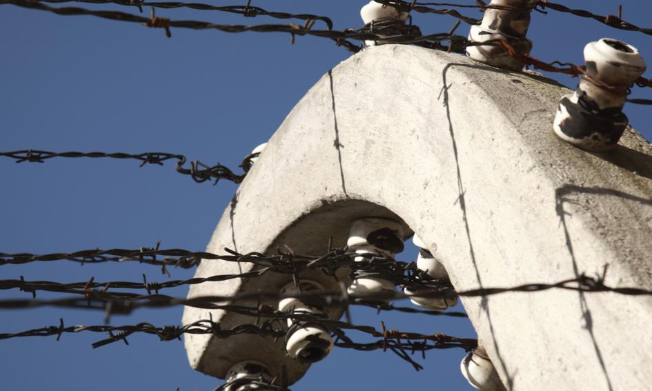 W Dachau skradziono napis Arbeit macht frei
