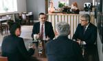 Premier złamał obostrzenia w restauracji?