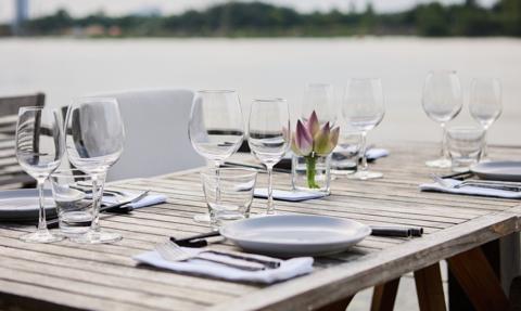 Pół litra w restauracji za darmo. Nowe przepisy wejdą w życie już w sierpniu