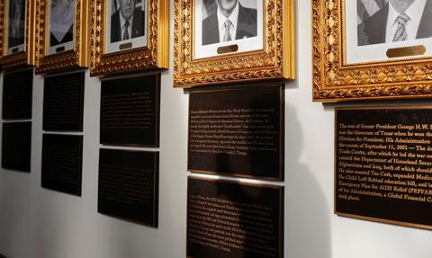 Wojna na tablice w Białym Domu. Trump obraża Bidena i Obamę w oficjalnej galerii