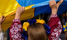 Zmiany w pomocy Ukraińcom "800 plus powiązane z obowiązkiem szkolnym"