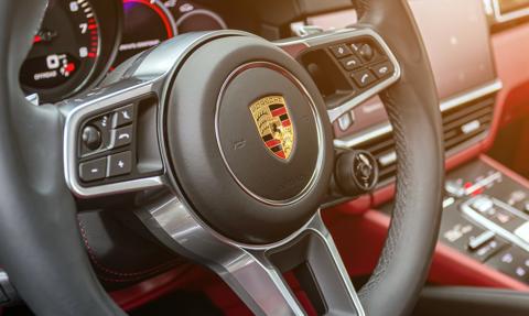 "Nigdzie nie jadę". Porsche w Rosji się zawiesiły, zablokowały i nie chcą odpalić