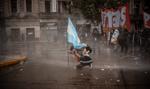 Tysiące osób na ulicach Buenos Aires. Protest przeciwko polityce Mileia