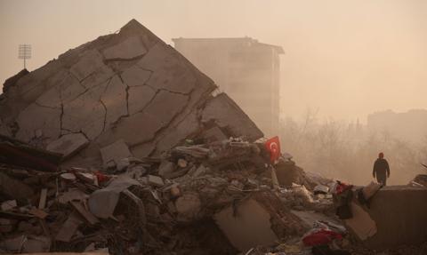 "Apokaliptyczne" trzęsienie ziemi. ONZ: Koszt zniszczeń to setki miliardów