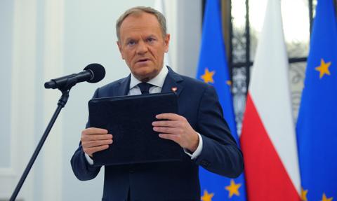 Donald Tusk wstrzymuje decyzję Morawieckiego. "Wycofałem wniosek byłego premiera"