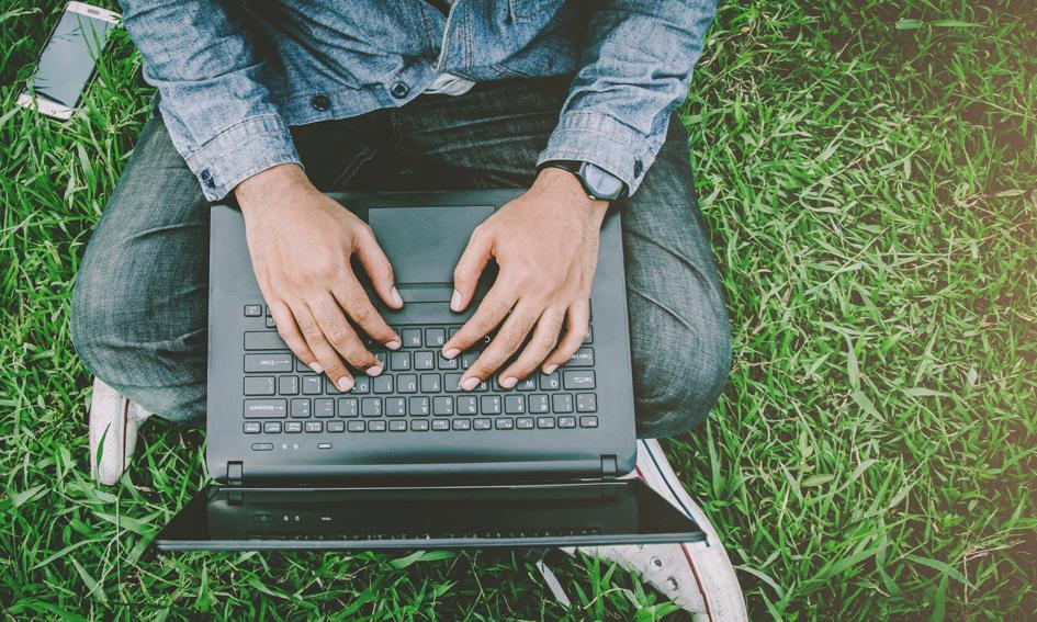 Przelew internetowy - ile idzie? Jak wypełnić przelew online?